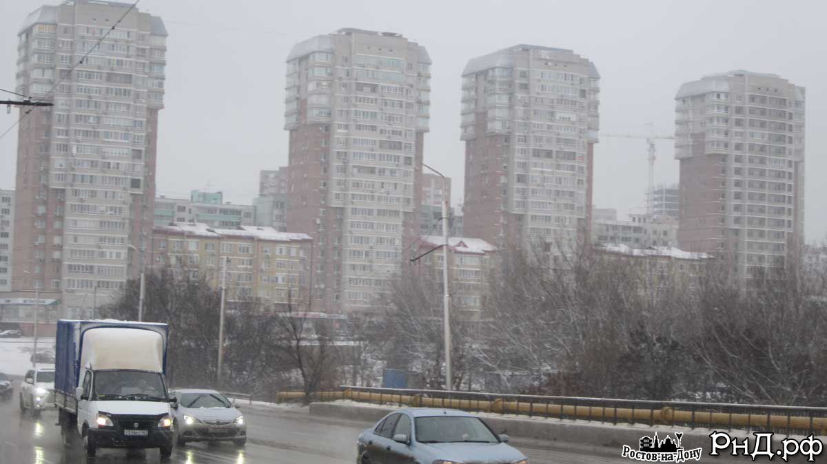 Вид с моста на р. Темерник по улице Королева